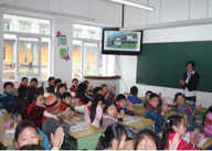 與大連社會(huì )團體一同籌建了四川安縣茶坪鄉大連希望小學(xué)